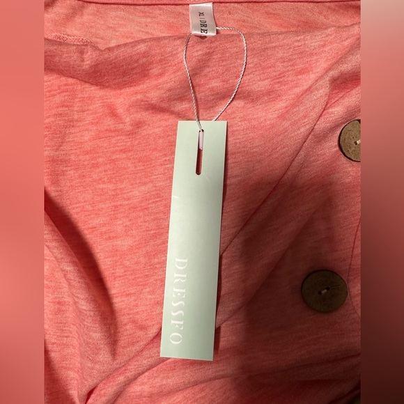 NWT Dressfo Top with Rushing and Buttons Size XL - Picture 4 of 4